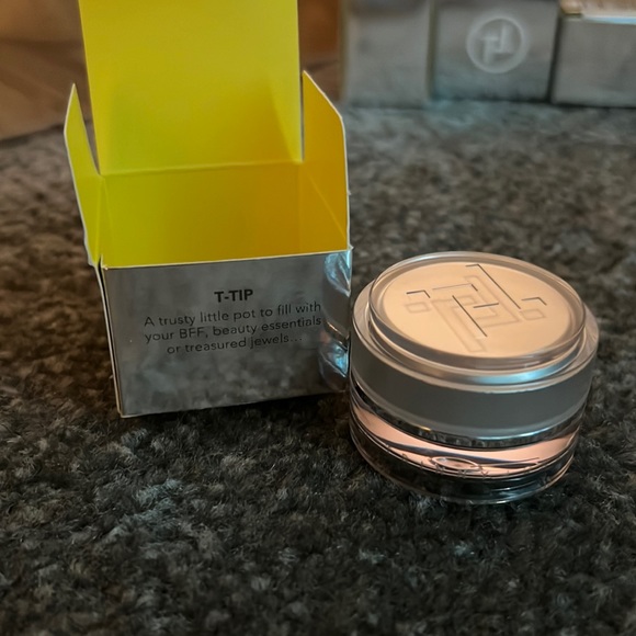 Trinny London T Pot - great for using for travel - Picture 2 of 3